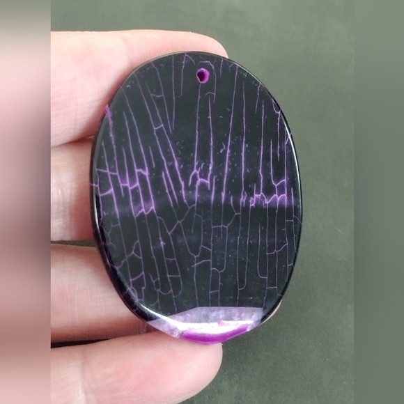 Black And Purple Dragon's Veins Agate Oval Pendant Gemstone - Picture 2 of 2
